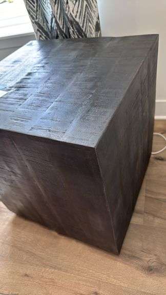 SQUARE WOOD END TABLE