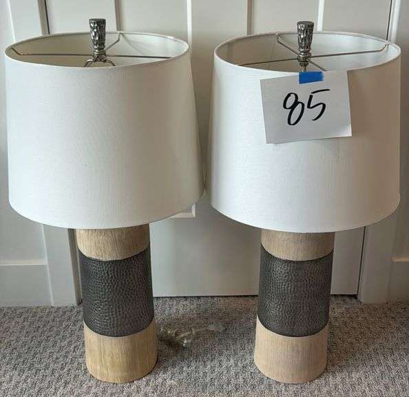 (2) TABLE LAMPS W/ SHADES