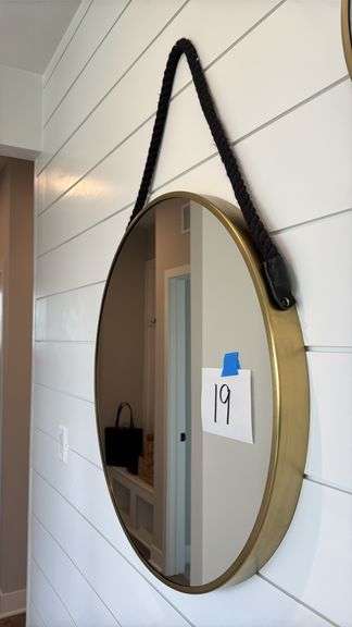 ROUND WALL MIRROR - GOLD