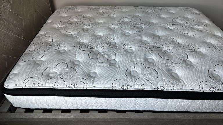 QUEEN SIZE MATTRESS