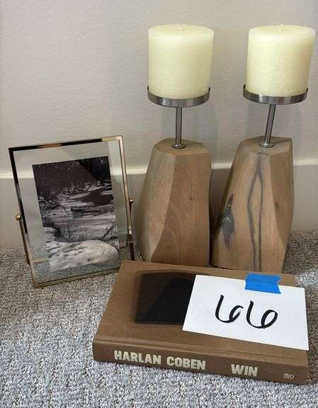 MISC HOME DECOR LOT - SEE PHOTOS