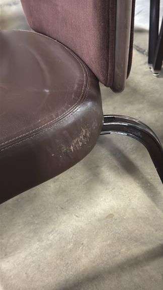 (4) STACKING BANQUET CHAIRS