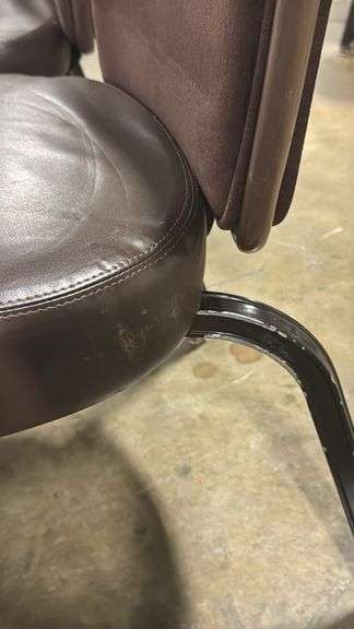 (4) STACKING BANQUET CHAIRS