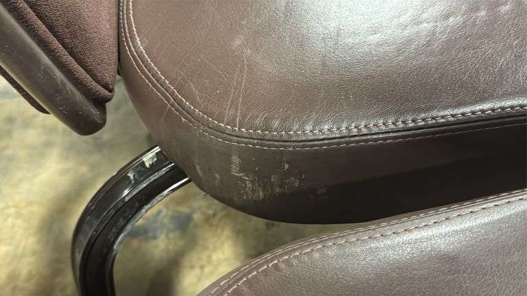 (4) STACKING BANQUET CHAIRS