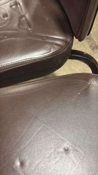 (4) STACKING BANQUET CHAIRS