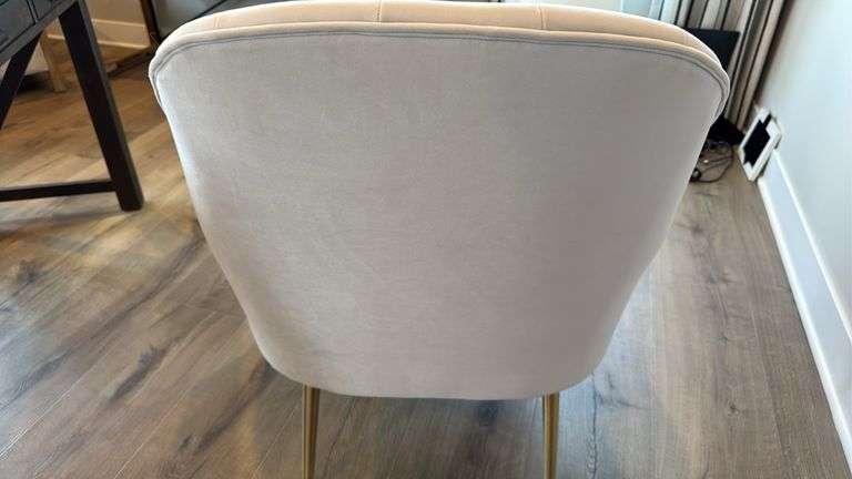 GREY ACCENT CHAIR W/ GOLD LEGS