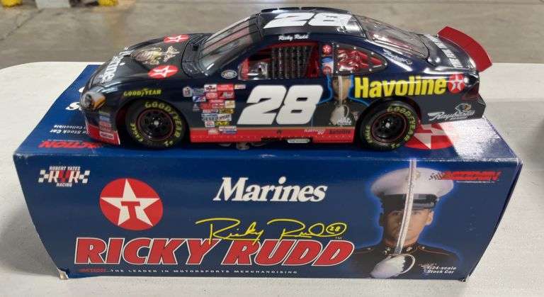 Ricky Rudd Figure RICKY RUDD 1:24 SCALE DIE CAST CAR W/ BOX - Earl's Auction Company