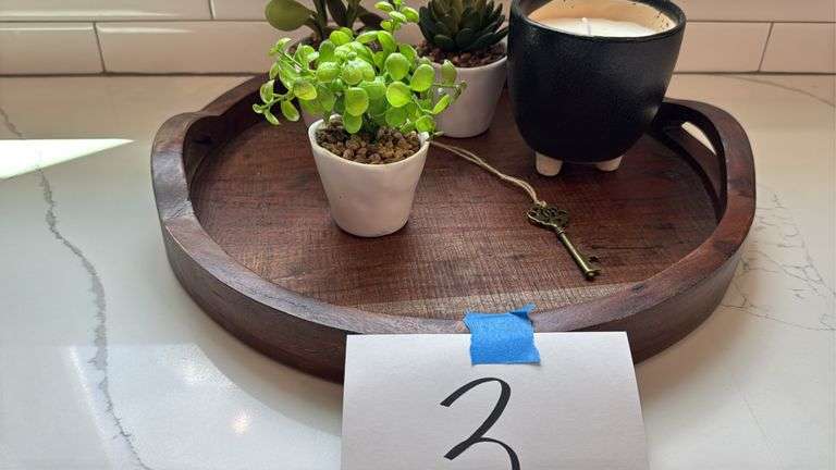 MISC HOME DECOR LOT - SEE PHOTOS
