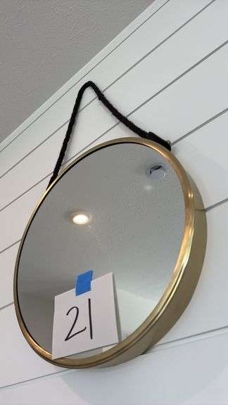 ROUND WALL MIRROR - GOLD