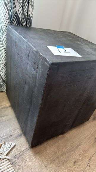 SQUARE WOOD END TABLE