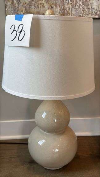 TABLE LAMP W/ SHADE