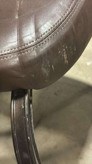 (4) STACKING BANQUET CHAIRS