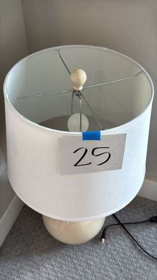 TABLE LAMP W/ SHADE
