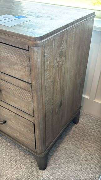 3-DRAWER WOOD NIGHTSTAND