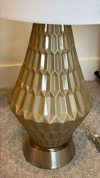 (2) TABLE LAMPS W/ SHADES