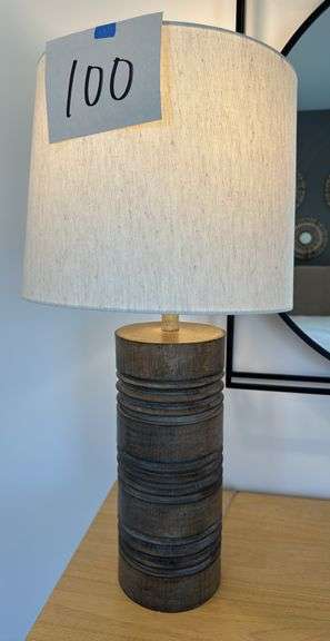 TABLE LAMP W/ SHADE
