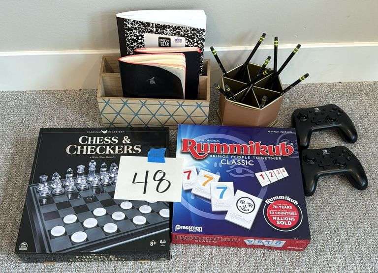 MISC HOME DECOR LOT - SEE PHOTOS
