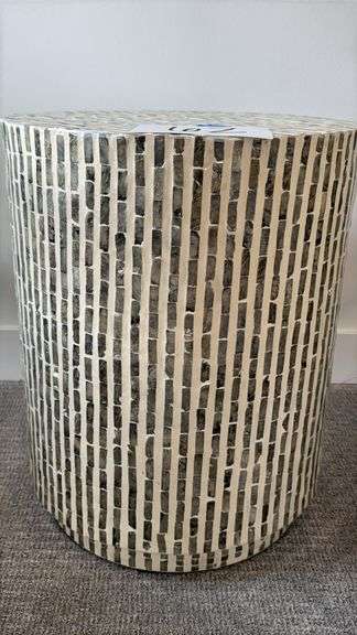 ACCENT SIDE TABLE