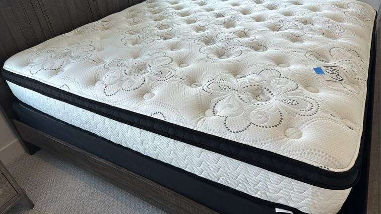 KING SIZE MATTRESS & BOXSPRING
