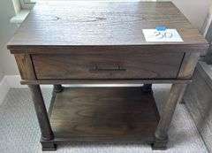 HEKMAN DARK WOOD NIGHTSTAND W/ 1 DRAWER