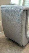 GREY FLOOR GAMING CHAIR