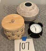 MISC HOME DECOR LOT - SEE PHOTOS