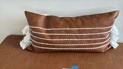 BROWN DECOR BENCH W/ THROW PILLOW