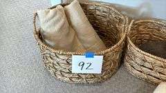 MISC HOME DECOR LOT - SEE PHOTOS