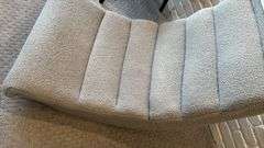 GREY FLOOR GAMING CHAIR