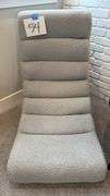 GREY FLOOR GAMING CHAIR
