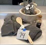 MISC HOME DECOR LOT - SEE PHOTOS