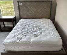 QUEEN SIZE BED (HEADBOARD, FOOTBOARD, RAILS)