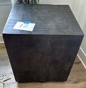 SQUARE WOOD END TABLE