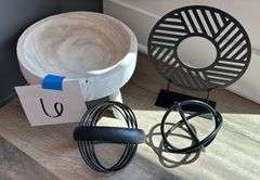 MISC HOME DECOR LOT - SEE PHOTOS