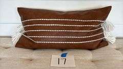 TUFTED DECOR BENCH W/ THROW PILLOW