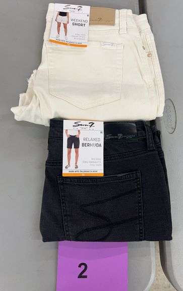 (2) PAIRS OF WOMENS SEVEN 7 SHORTS - SIZE 12