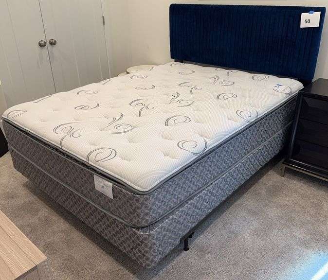 QUEEN SIZE VELVET HEADBOARD & METAL FRAME