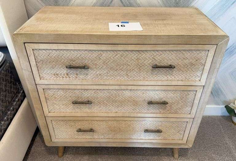 3-DRAWER CHEST