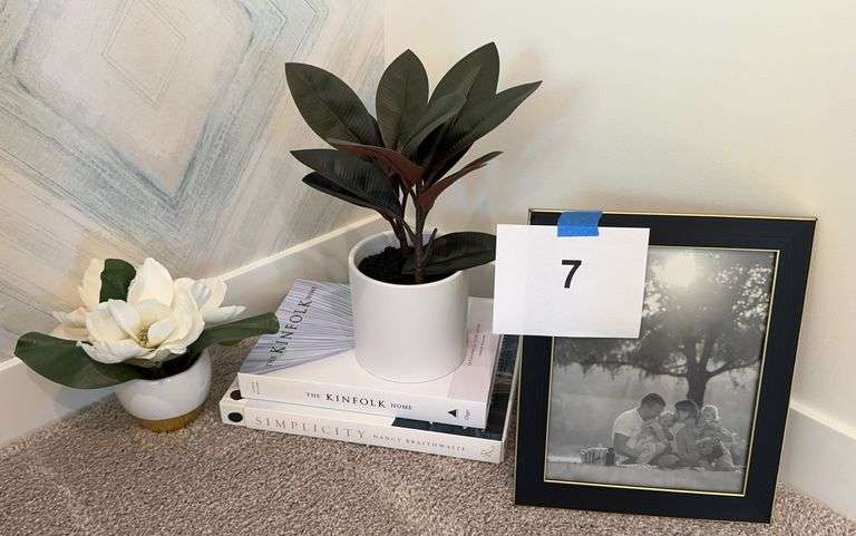 MISC LOT OF HOME DECOR