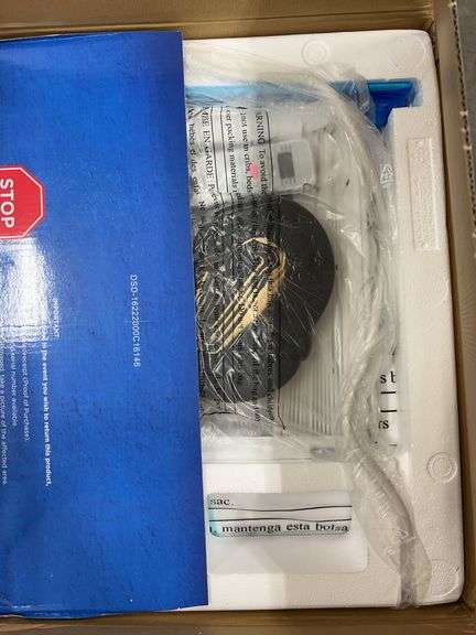 MIDEA SMARTCOOL WINDOW AIR CONDITIONER IN BOX