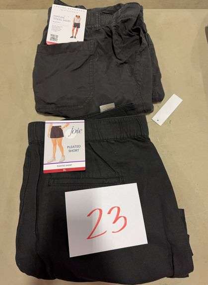 (2) WOMENS SHORTS SIZE XL