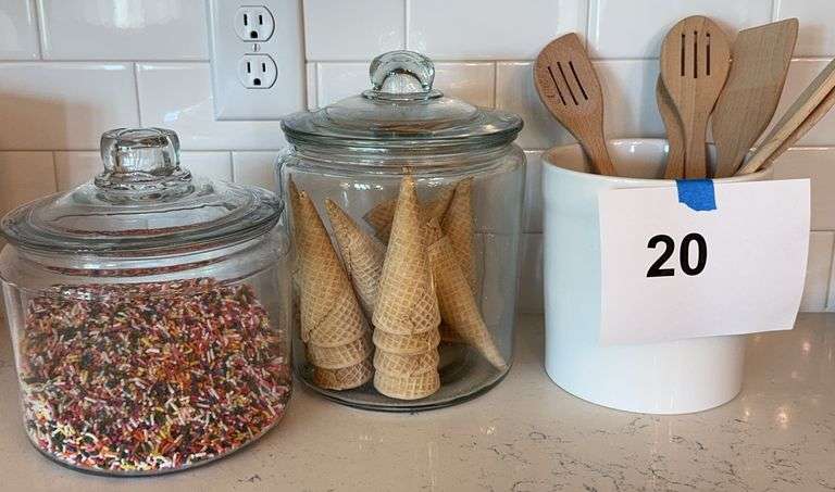 MISC LOT OF HOME DECOR