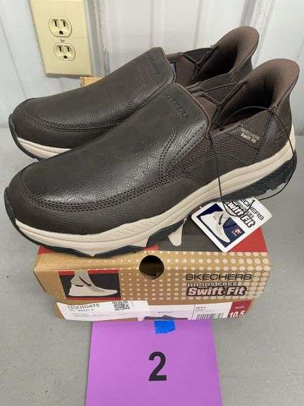 MENS SKECHERS SWIFT FIT SNEAKERS SIZE 10.5