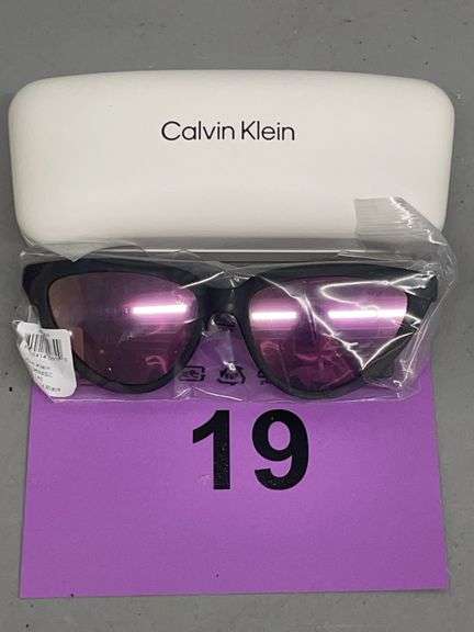 CALVIN KLEIN SUNGLASSES WITH CASE - BLACK