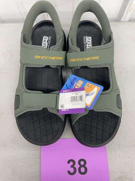 SKECHERS SWIFT FIT SANDALS SIZE 11