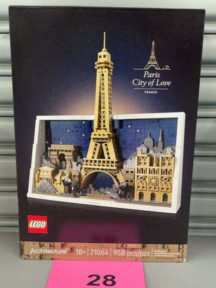 LEGO ARCHITECTURE PARIS CITY OF LOVE SET IN BOX