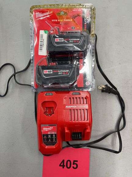 MILWAUKEE BATTERY CHARGER & (2) M18 BATTERIES