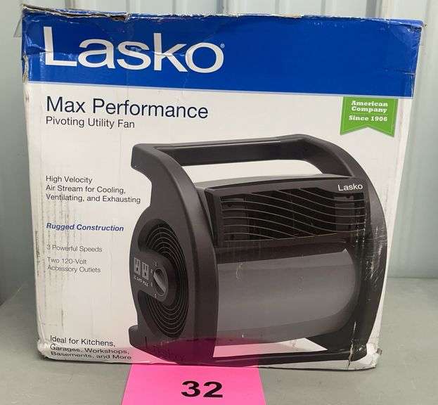 LASKO PIVOTING UTILITY FAN IN BOX