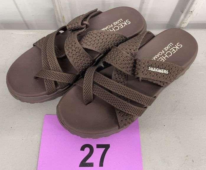 SKECHERS LUXE FOAM SANDALS SIZE 6