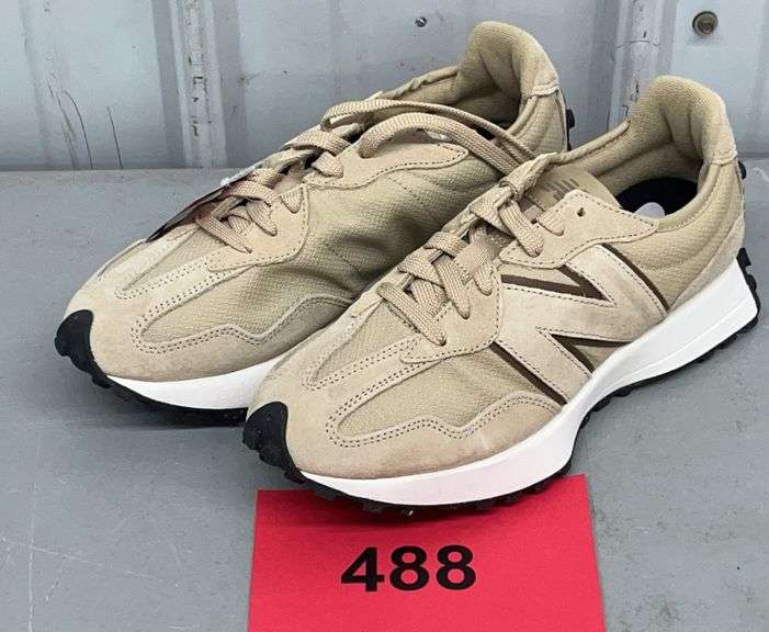 WOMENS NEW BALANCE SHOES SIZE 8.5